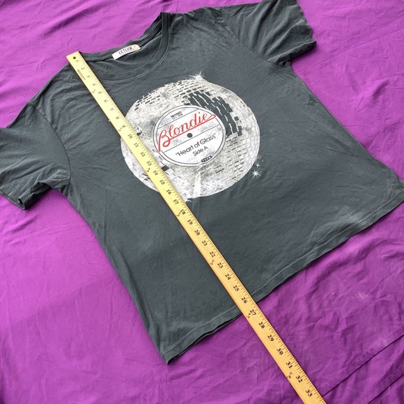 LetLuv Anthropologie Blondie Heart of Glass Graphic Tee New $78 Size XL - Picture 6 of 7